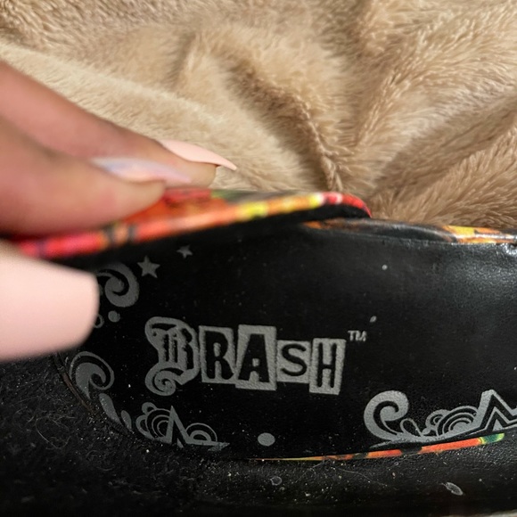 Brash Women’s Shoes - Picture 2 of 7